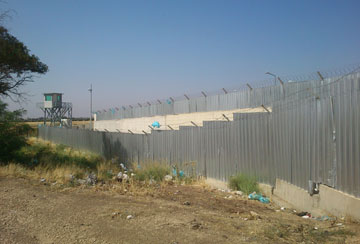 Border refugee camp